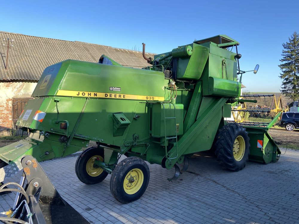 Комбайн John Deere 935