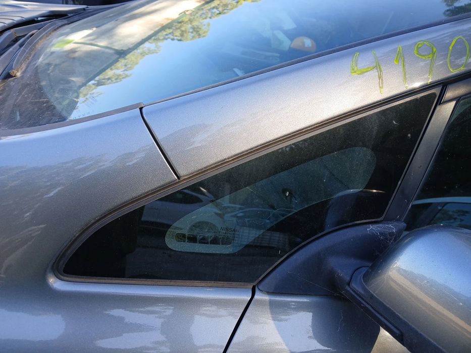 Vidro do painel frente esquerdo NISSAN Leaf EV (ZE0)