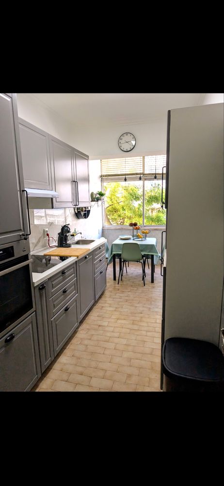 Apartamento T3 totalmente renovado em Almada