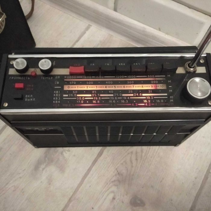 Радиоприемник МАЯК 2  / спецзаказ МО СССР для офицеров