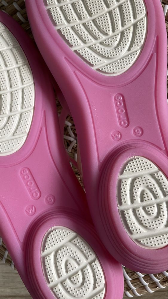 Crocs sandały Isabella Strappy Violet/Oyster W9 39/40