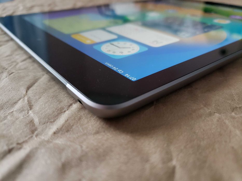 Apple iPad 5 32Gb A1823 LTE (Wi-Fi) 9.7дюймов - Space Gray
