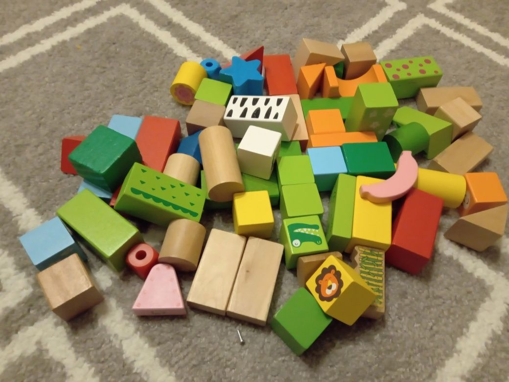Zabawki drewniane i klocki LEGO