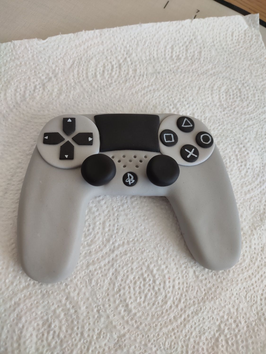Pad playstation z masy cukrowej dekoracja na tort