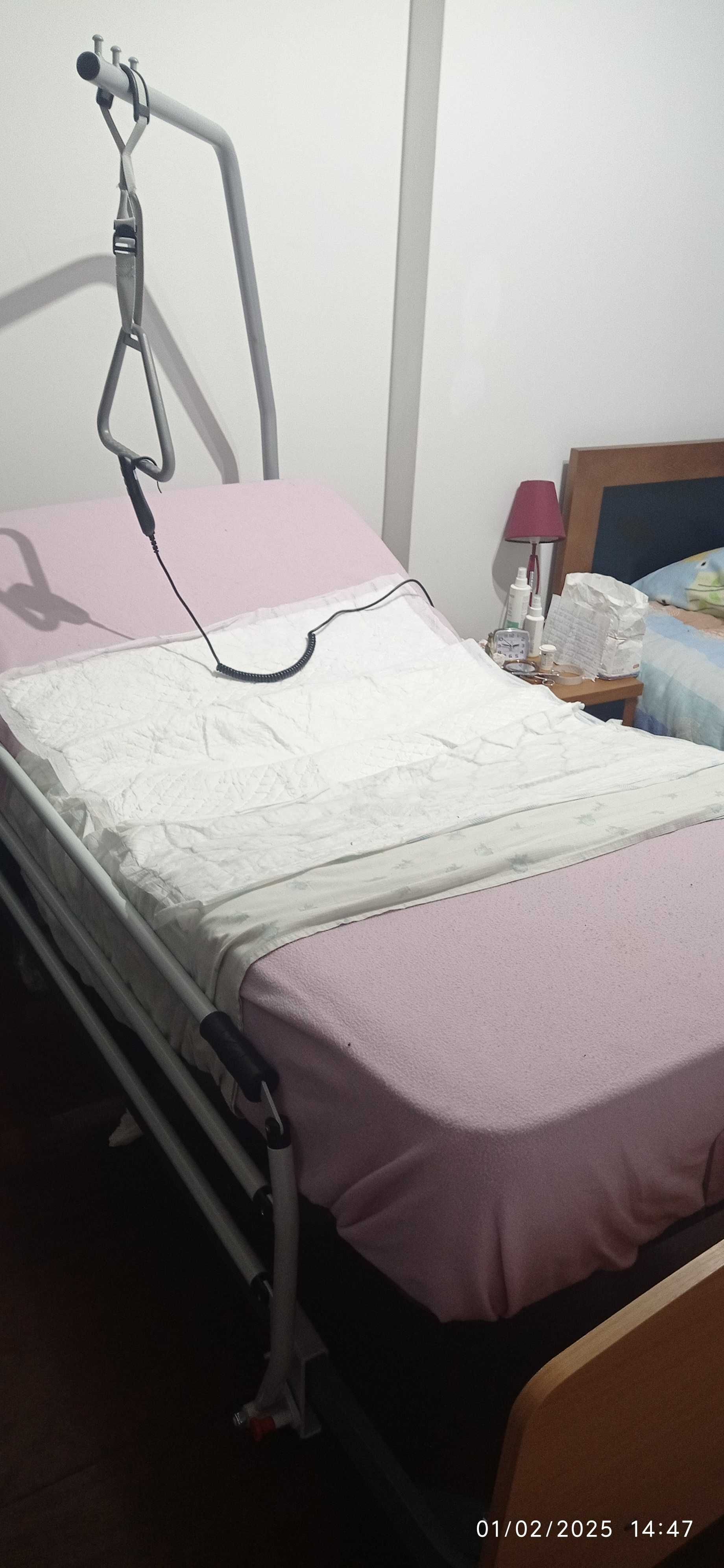 Cama articulada com colchão