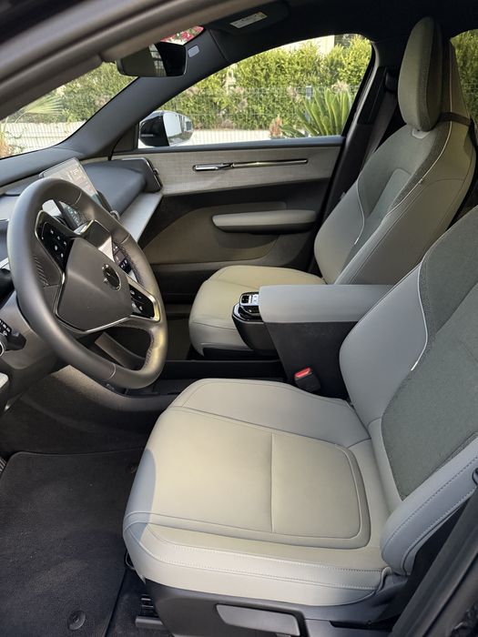 Volvo ex 30 69kwh single Motor extended Range Plus 272cv 2024