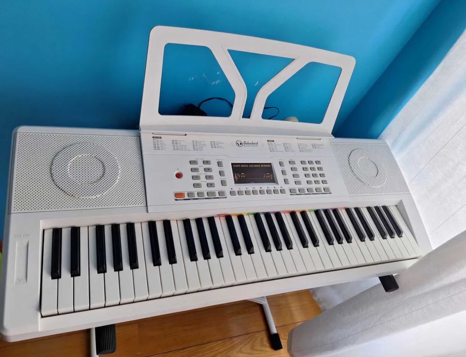 Teclado/Piano Schubert (como novo) + suporte