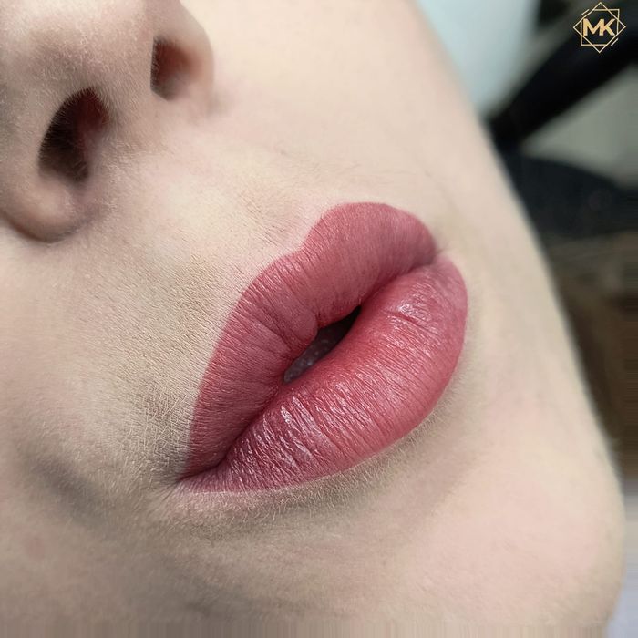 Makijaż permanentny brwi, makijaż permanentny ust, brwi ombre, usta