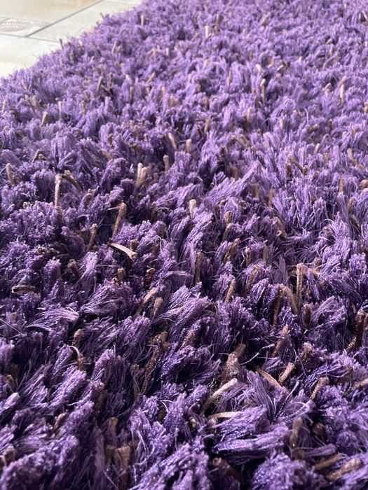 Tapete Roxo com retoques dourados