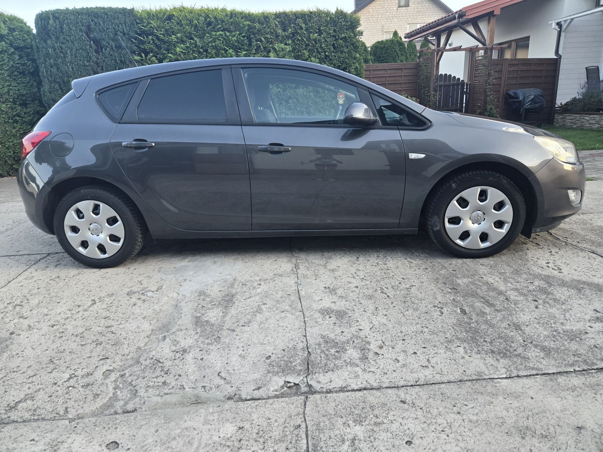 Opel Astra J 1.7 CDTI 110 KM – 2010 r.