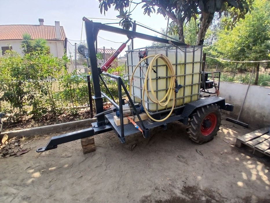 Reboque grua  agricula  porta maquinas
