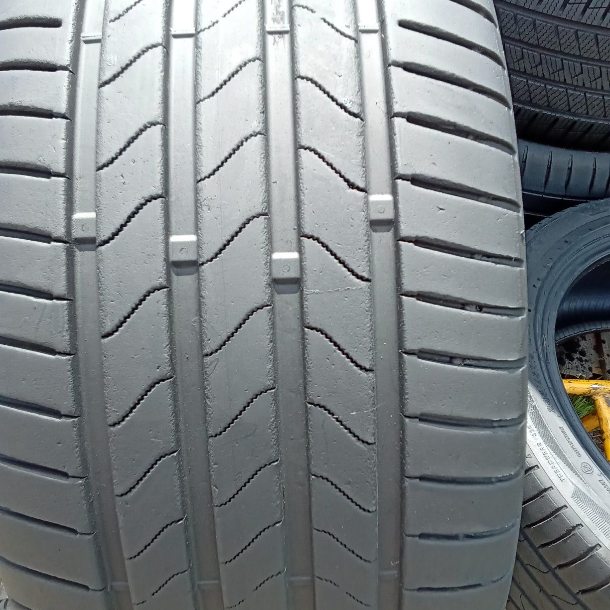 245/45 R 19 102Y Bridgestone Touranza 6 Enliten x2szt.