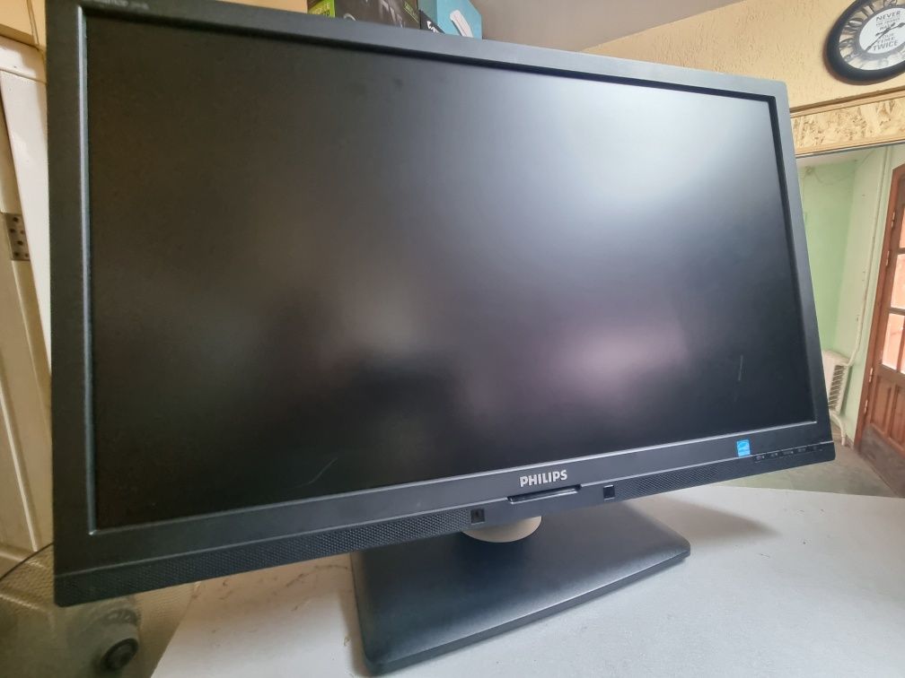 Philips 241b6q (24",IPS, Full HD, SOUND, USB,DVI,VGA,DP)