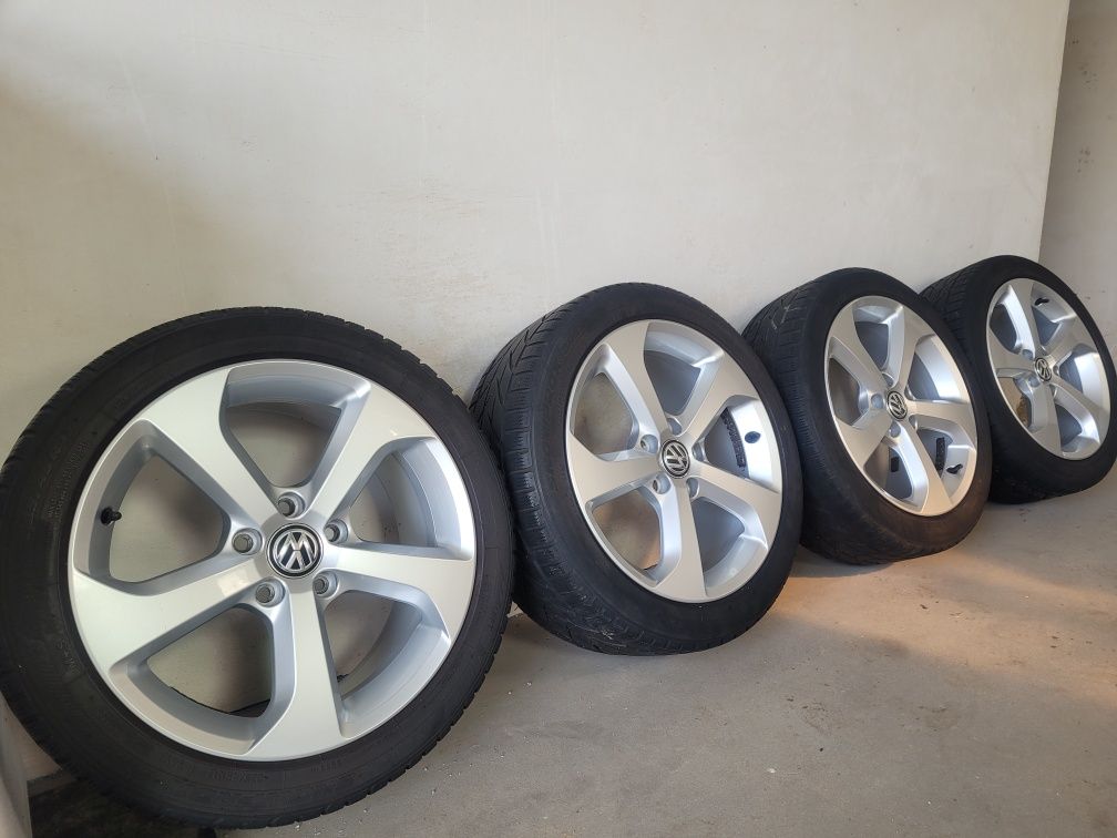 VW GOLF VII GTI Kola alufelgi oryginalne 5 x 112 et49 opony
225/45 17"