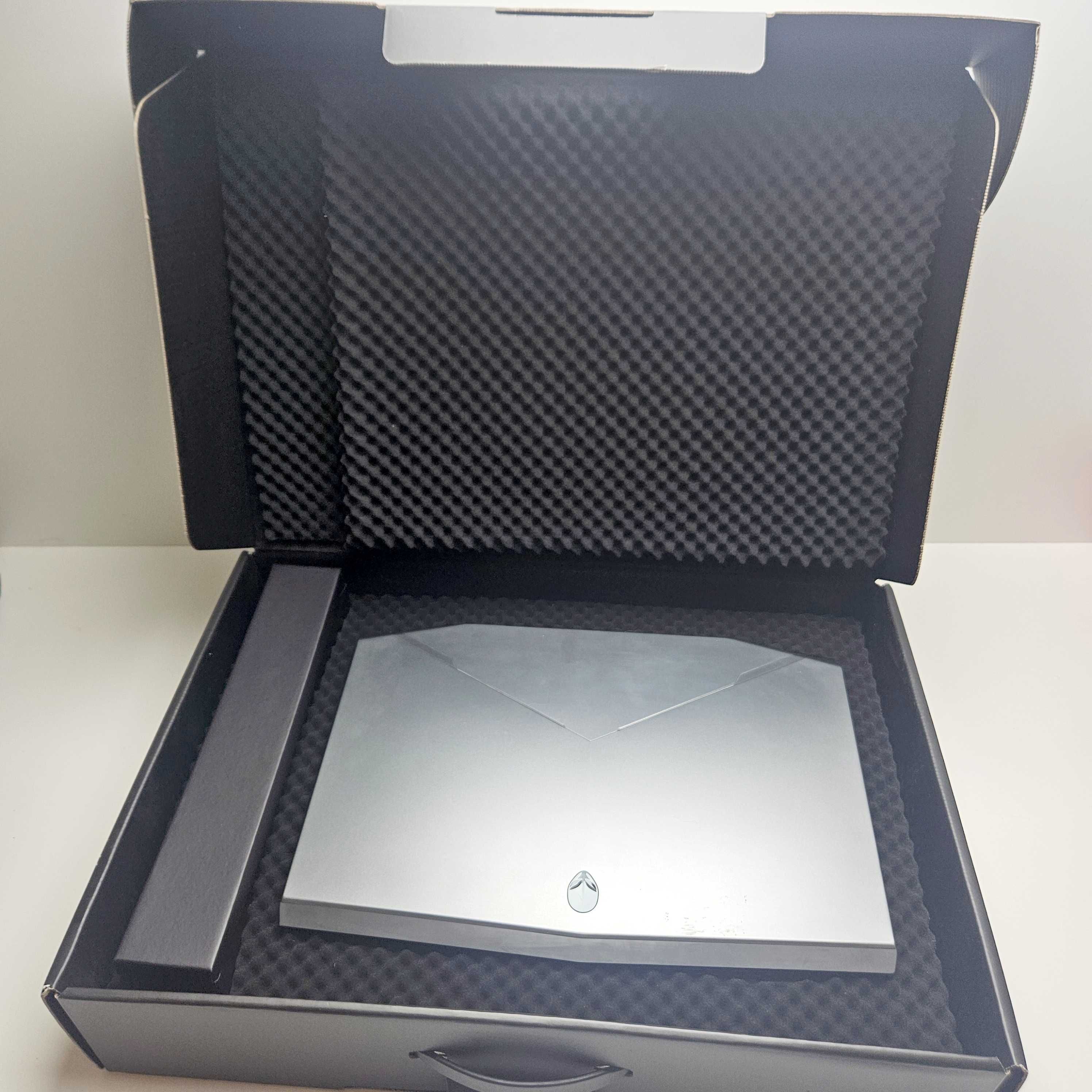 laptop dell alienware (P18E) 16GB/1TB/INTEL CORE I7/ NVIDIA