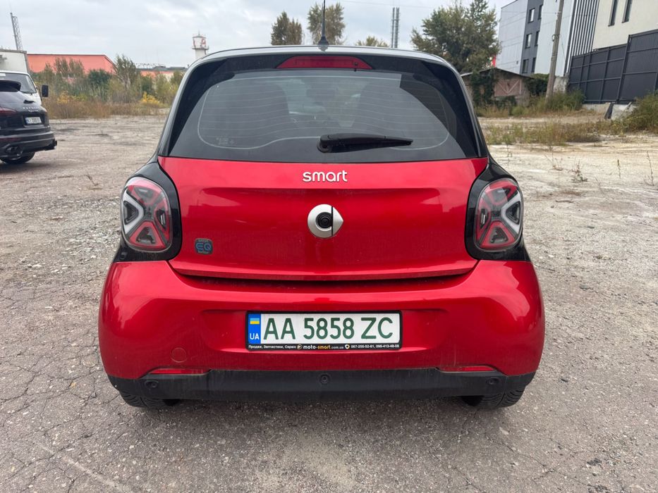 Smart EQ for four 2021