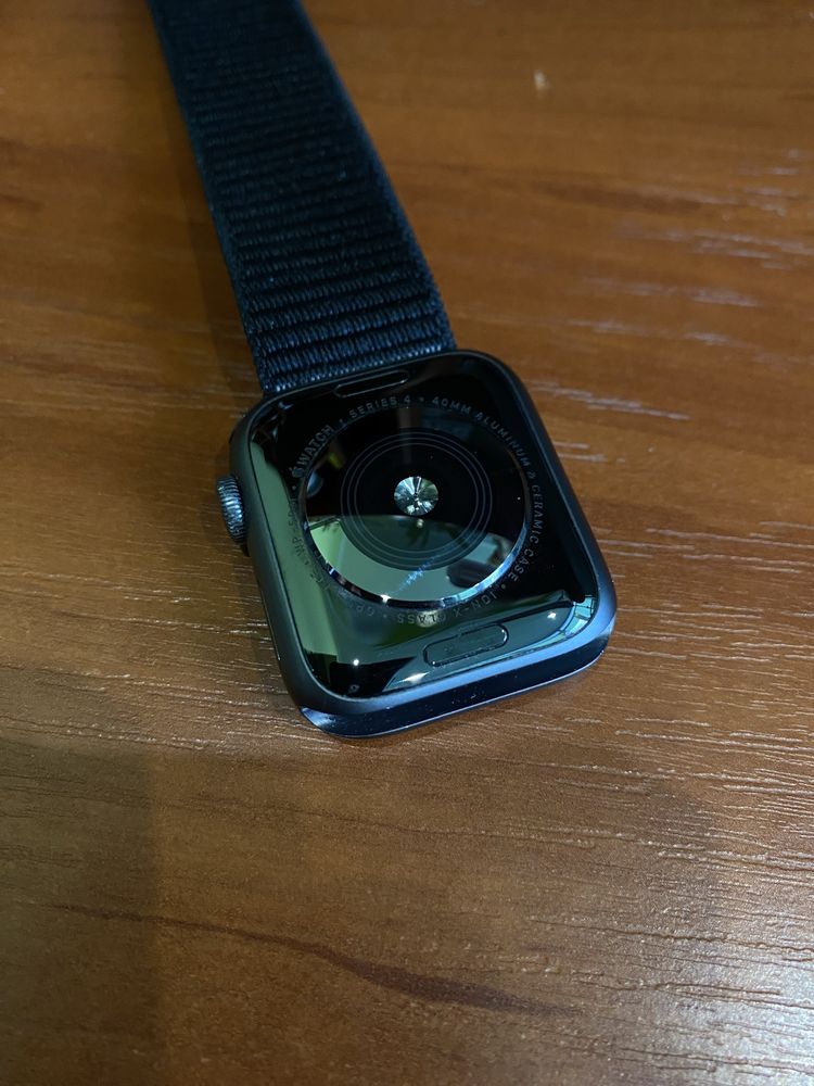 Годинник  apple watch series 4 40 mm space gray оригінал.