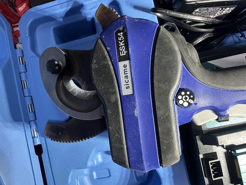 Резак для кабеля Кабелеріз акумуляторний Sicame esk50 Makita DTC103