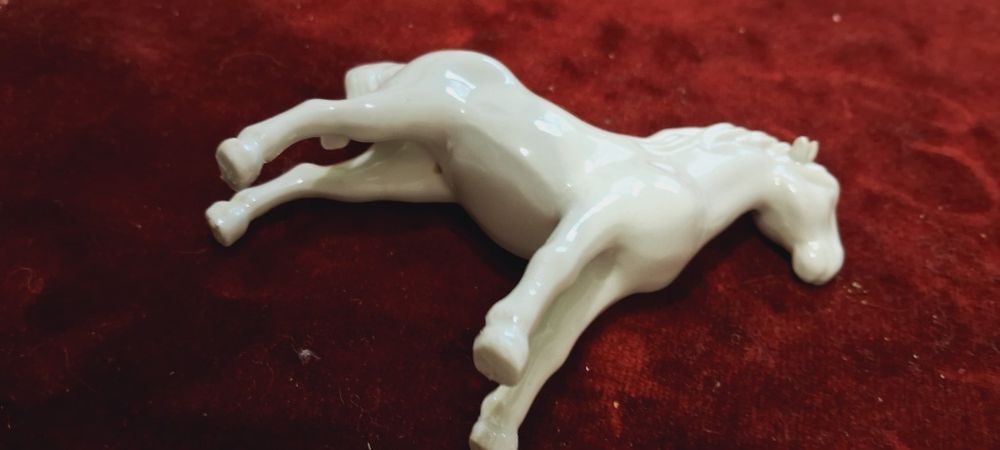 Статуэтка конь лошадь