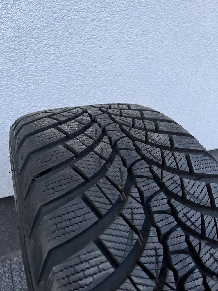 Opony zimowe Kumho 255/35R19
