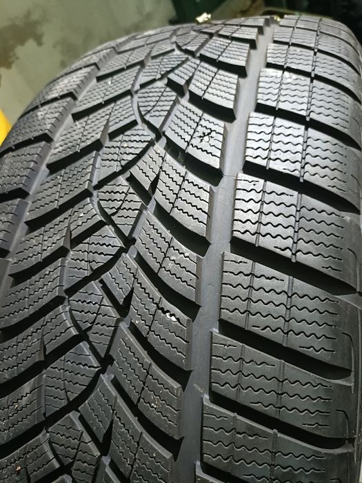 Goodyear UltraGrip Performance+ 275/45 R21 107V XL
