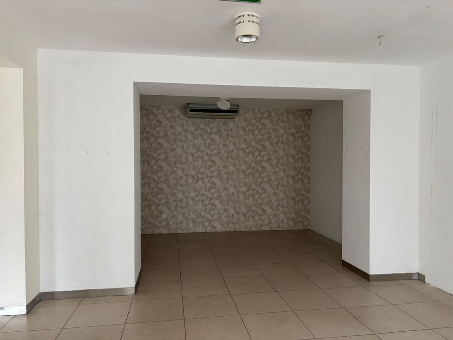 Lokal 150 m2, Łaska 10