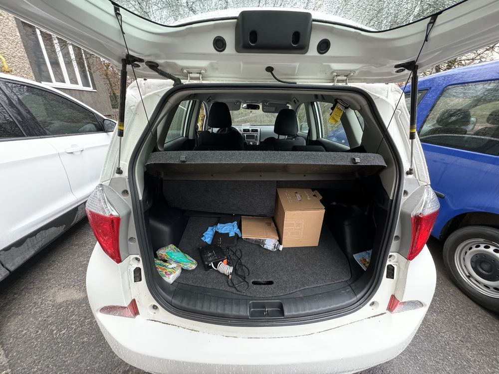 Toyota Versa S 2011 рік