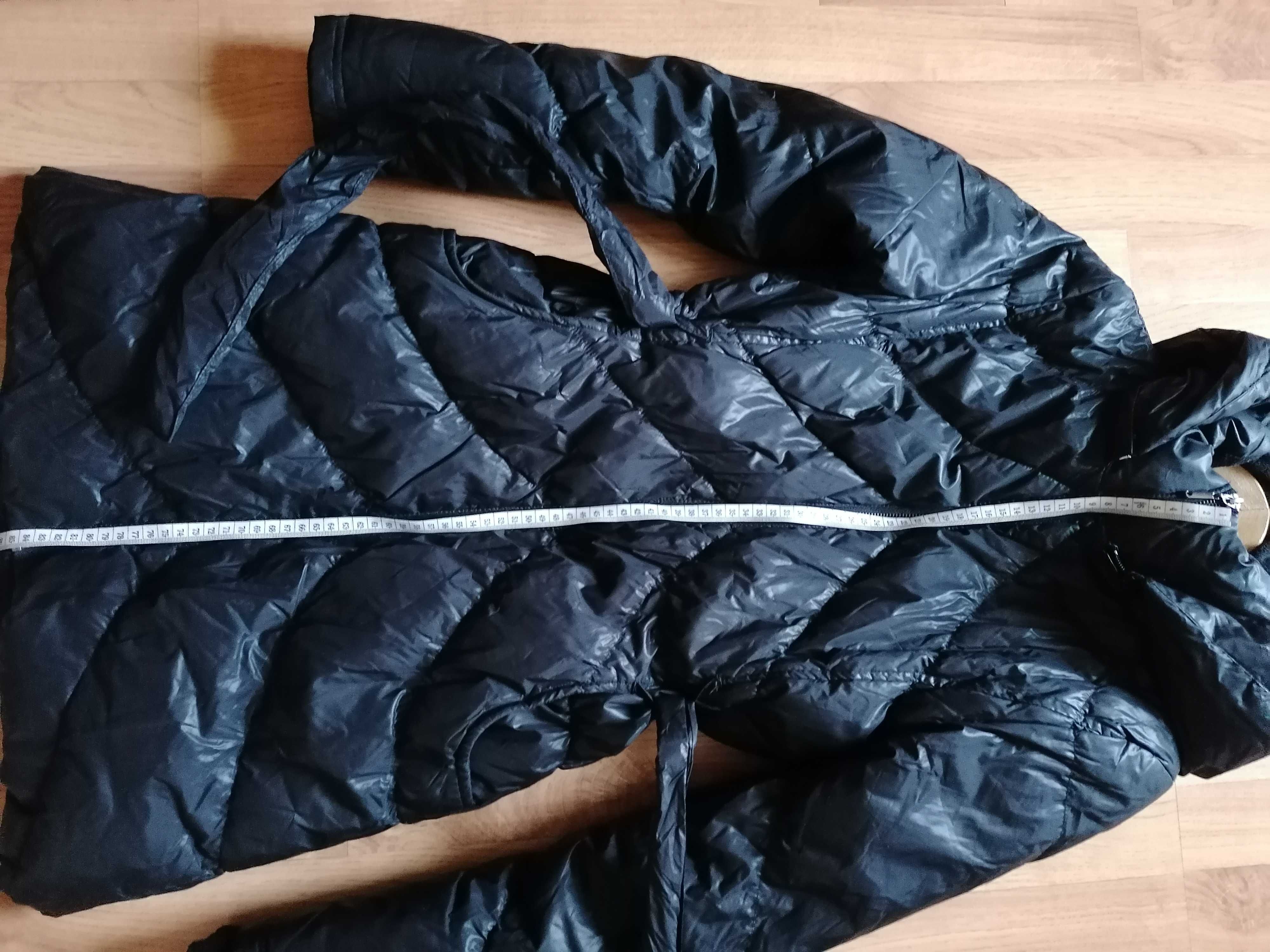 Płaszcz puchowy,  rozmiar S firmy Stradiuarius ,  naturalny puch.