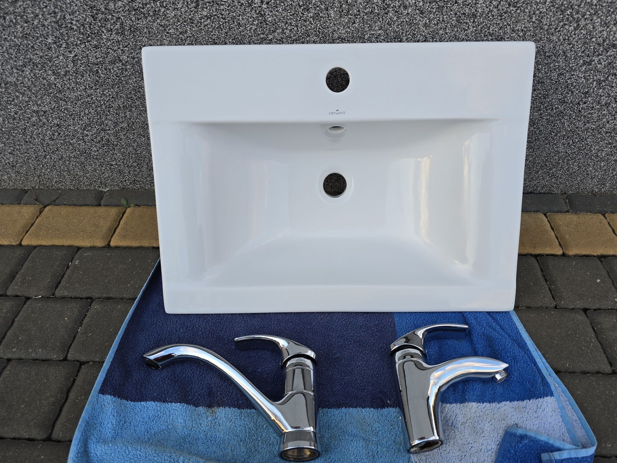 Umywalka i bateria umywalkowa