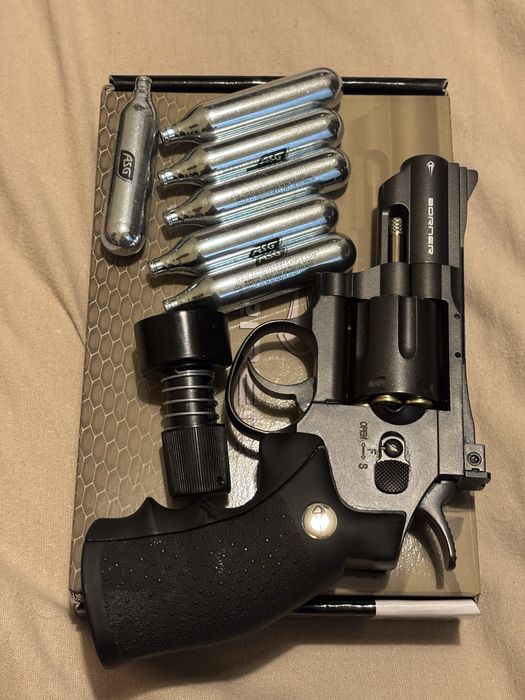 Vendo revolver boner 708  esfera de aço