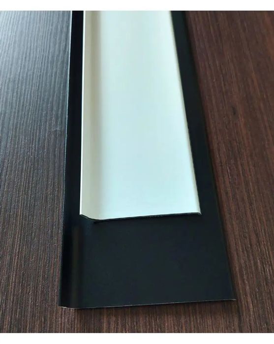 Плоский чорний алюмінієвий плінтус Best Deal 3/60, 2,5 м накладний