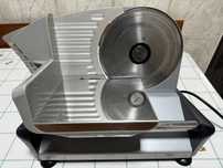 Fiambreira / maquina de fatiar domestica
