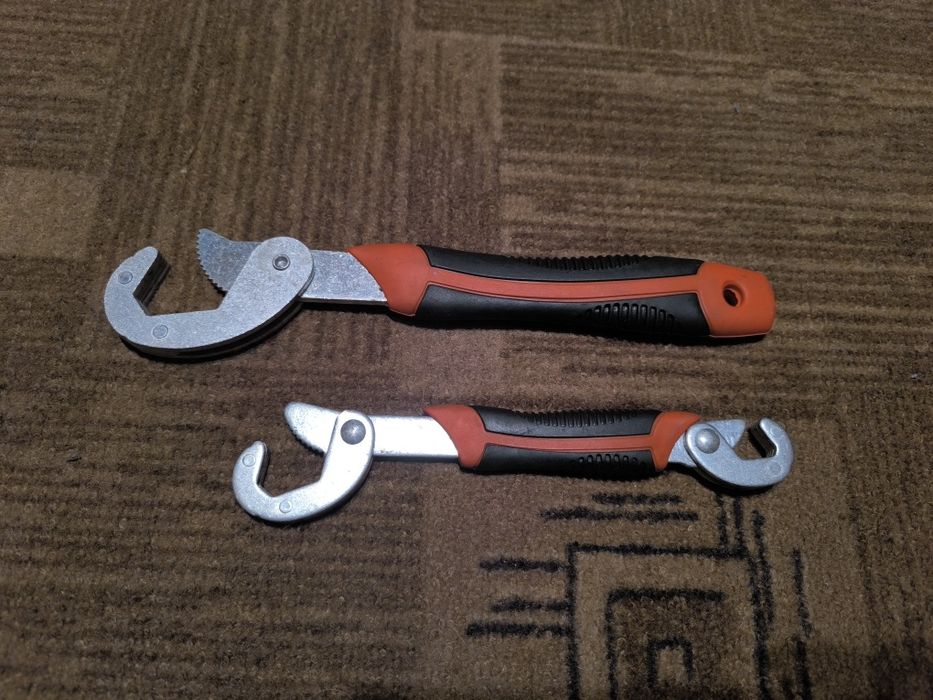 Ключ самозатискний універсальний посилений, 2-комп. ручка, 2 шт. 9-23