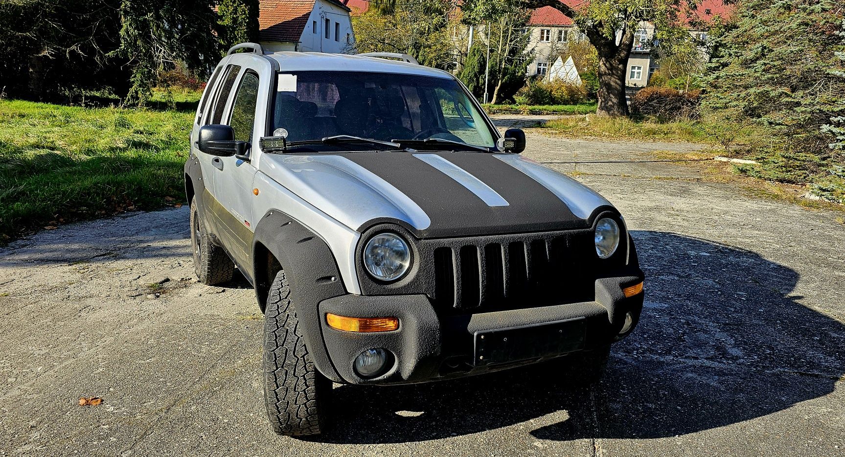 Jeep Cherokee 2,8crd 4x4 skóra kilka gotowy do jazdy pomalowany raptor