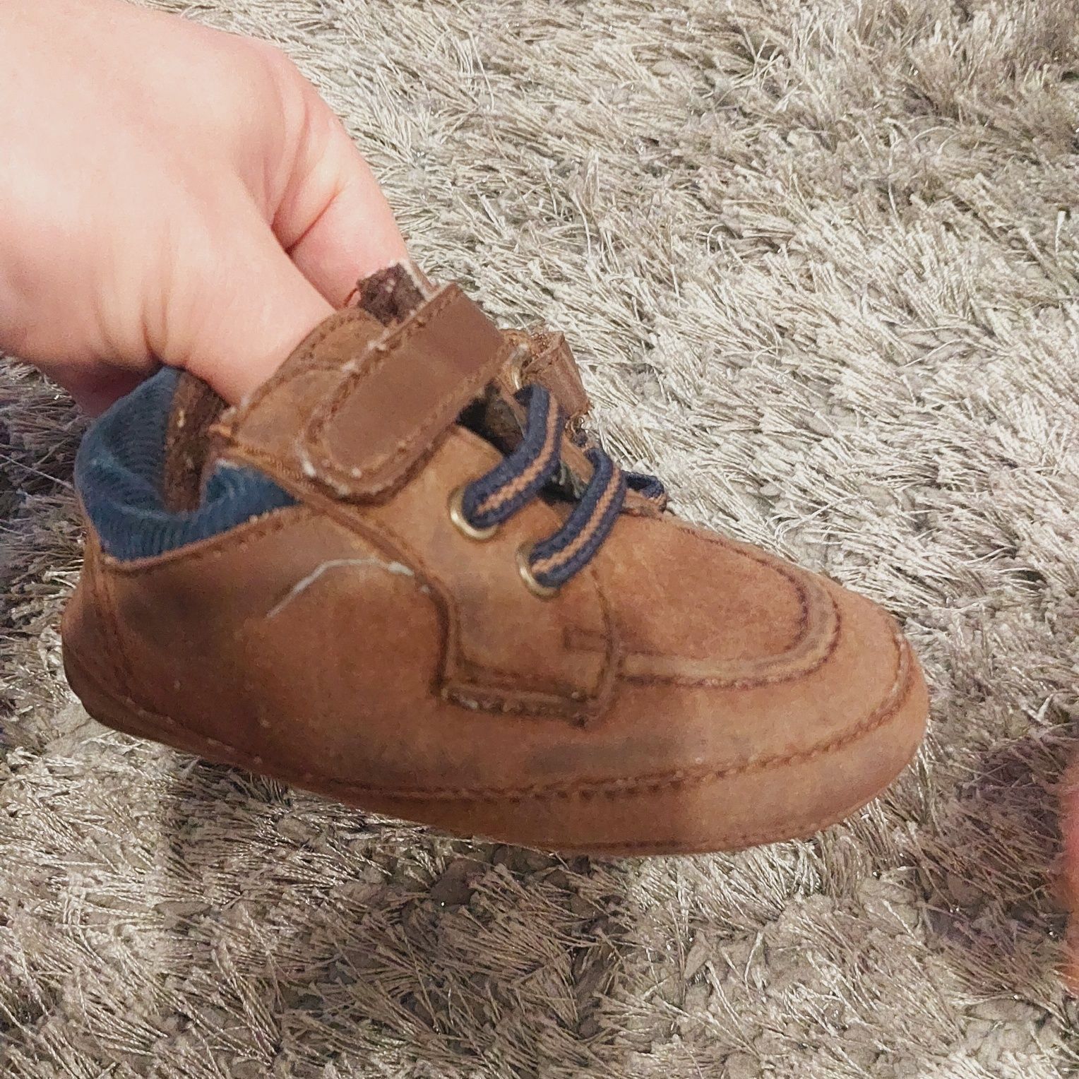 Buciki niechodki adidaski r. 3 na 6 miesięcy