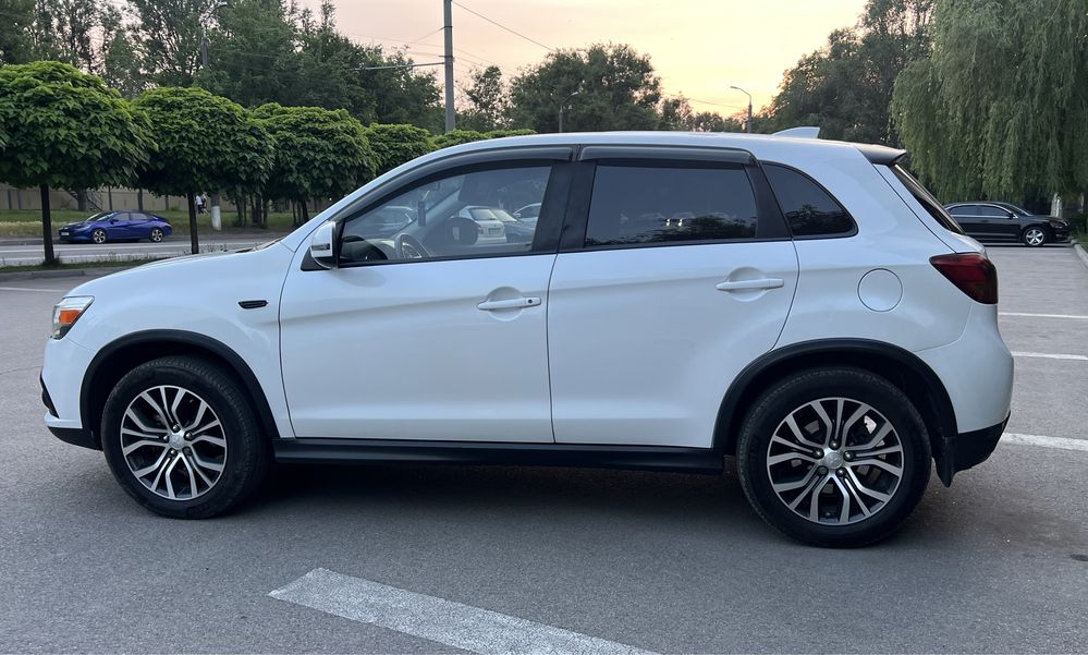Mitsubishi ASX ( без вложений ) топ состояние