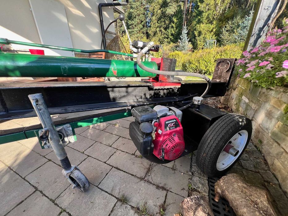 Łuparka do drewna rębak spalinowa hydrauiczna Honda 36 ton masywna USA