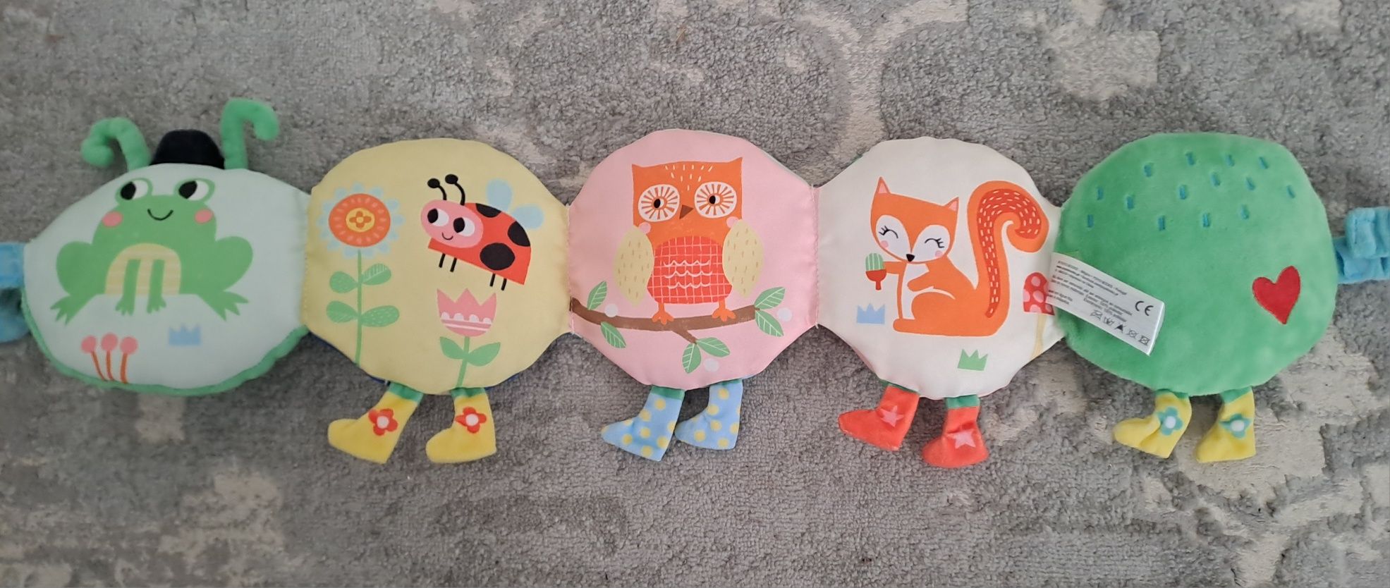 Peluche bebé para cama de grades
