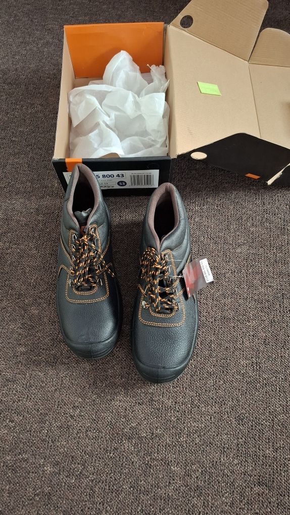 Buty robocze nowe rozmiar 43