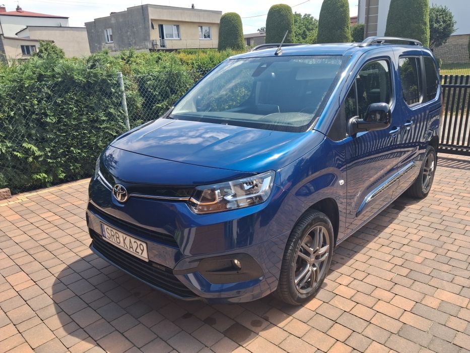 Toyota Proace City Verso Familly 7os 1.5 diesel kamera 360°