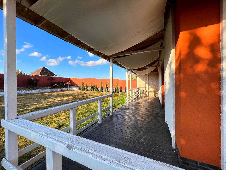 Жилий дім200м2+0,25га.Камін,сонячні панелі,електро/твердопалевний котл