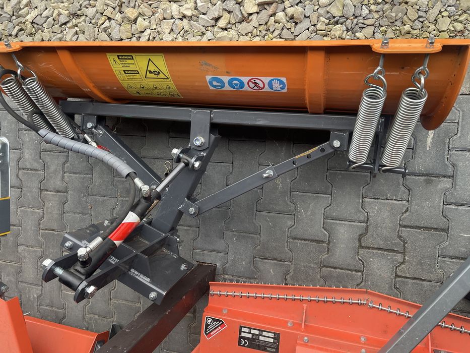 Снігоприбиральний відвал ,лопата гідравлічний