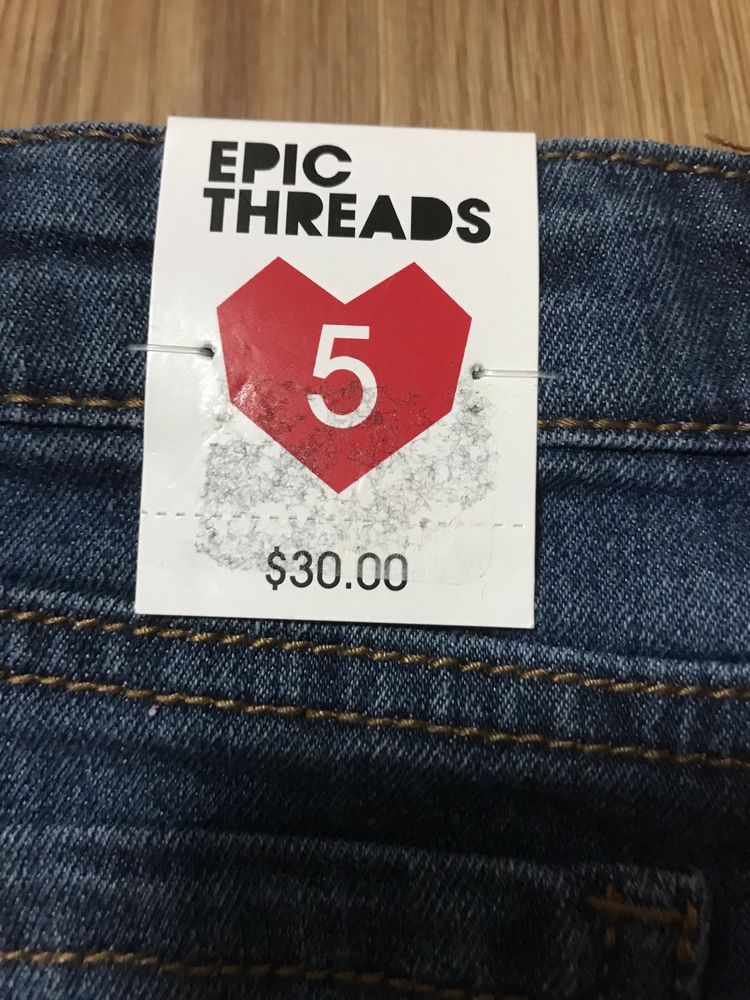 Джинсовые шорты EPIC THREADS 5Y 110 р