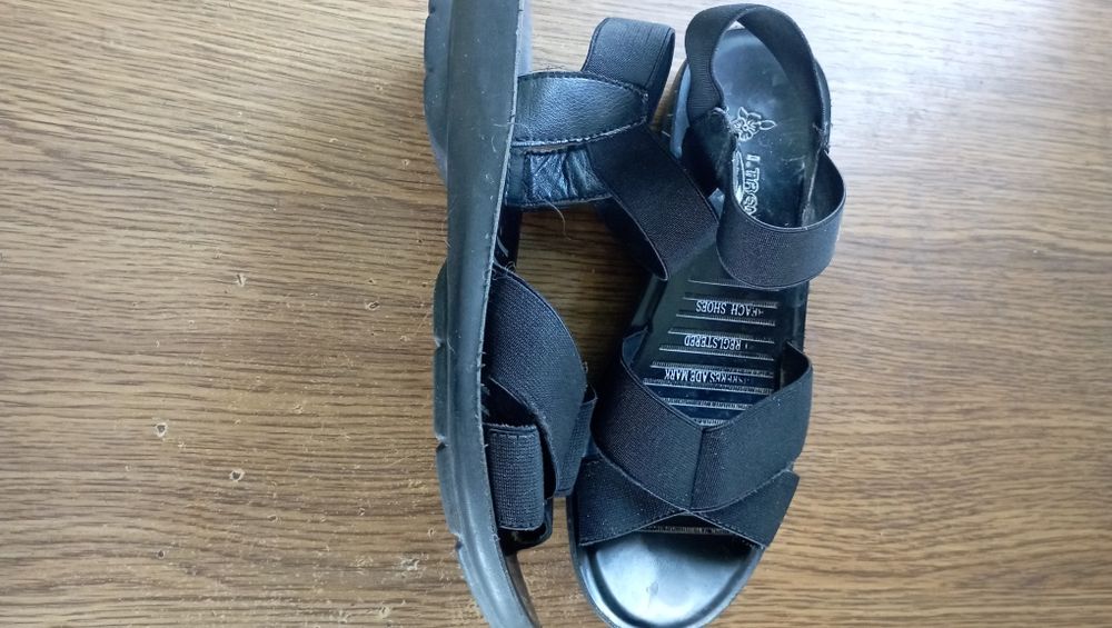 Босоножки женские