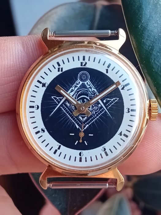 Часы Победа "массонская символика" в позолоченном корпусе Аи10 СССР