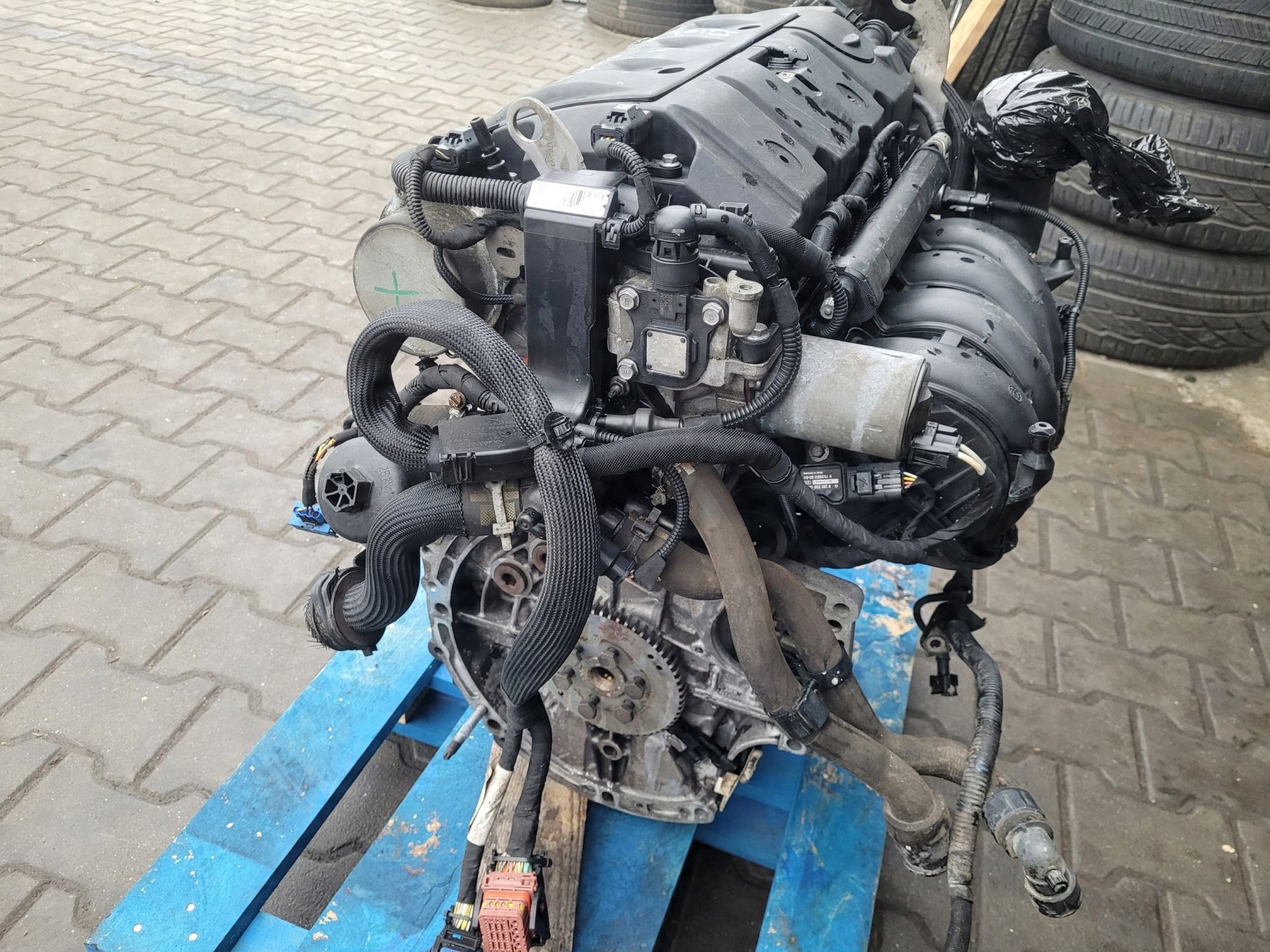 SILNIK KPL 1.4 VTI PEUGEOT 308 207 CITROEN C3 C4 DS3 PSA 8F01
