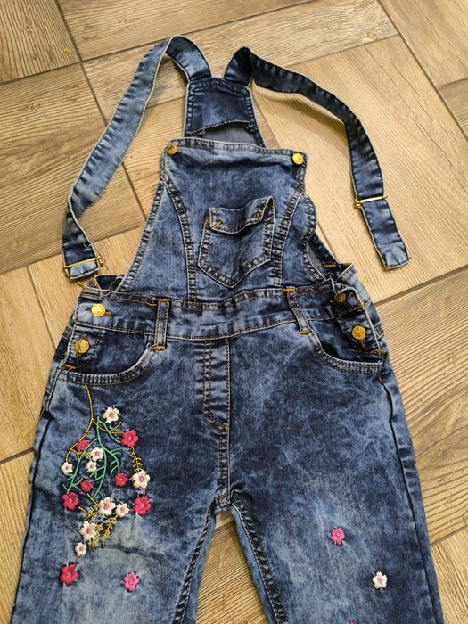 Джинсовий комбінезон для дівчинки