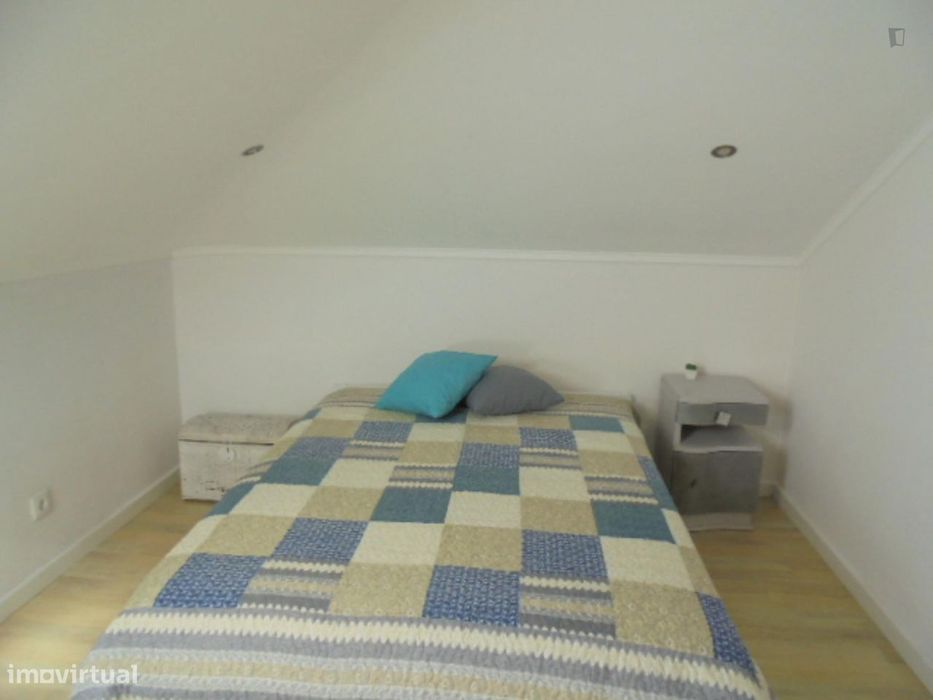 240631 - Quarto de casal em vivenda com 6...