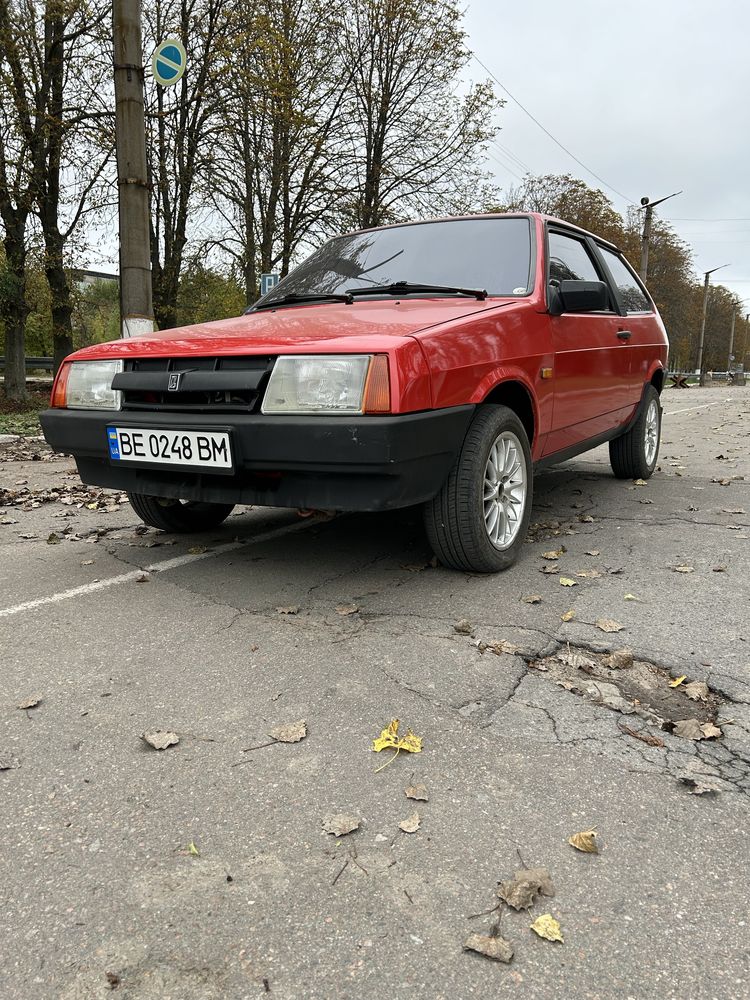 Автомобіль Ваз 2108