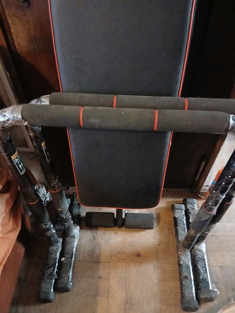 Vendo banco e barras de musculação